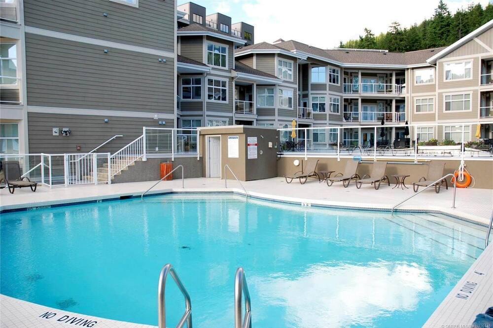 Sicamous Condo | Lake/Beachfront Mara Lake Condo