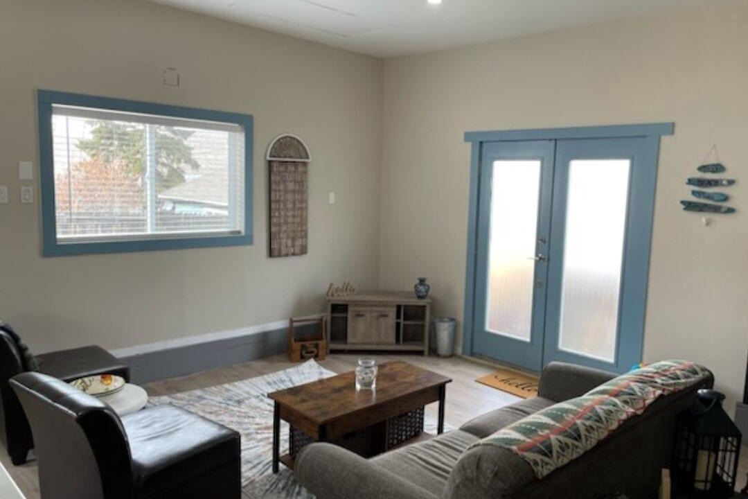 Savona Apartment | Lake view 1min to beach 1 min to boat launch 7 min to golf