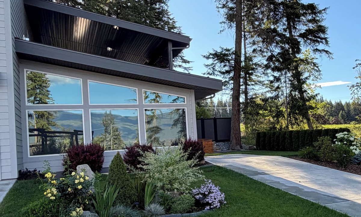 Salmon Arm House | Lake view entry-level suite located within minutes to downtown and hospital