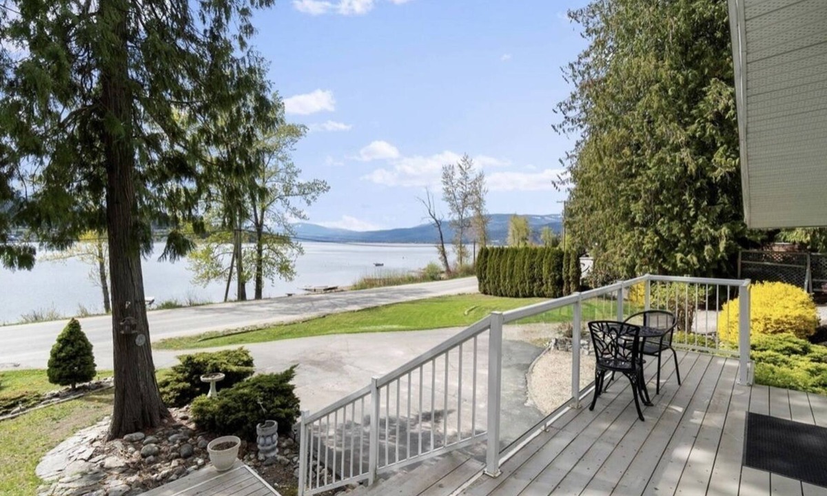 Blind Bay House | Lakehouse with Private Beach