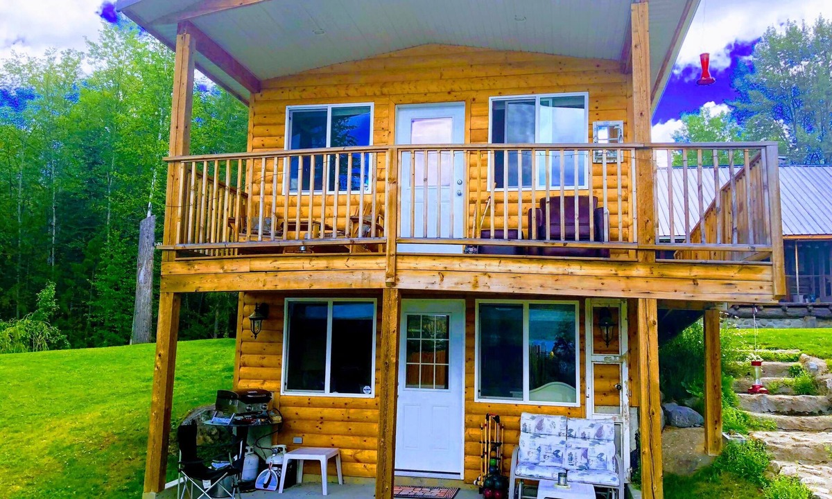 Canim Lake Cabin | Lakeside 2 Bedroom Cottage. Relax and Unwind In Nature.