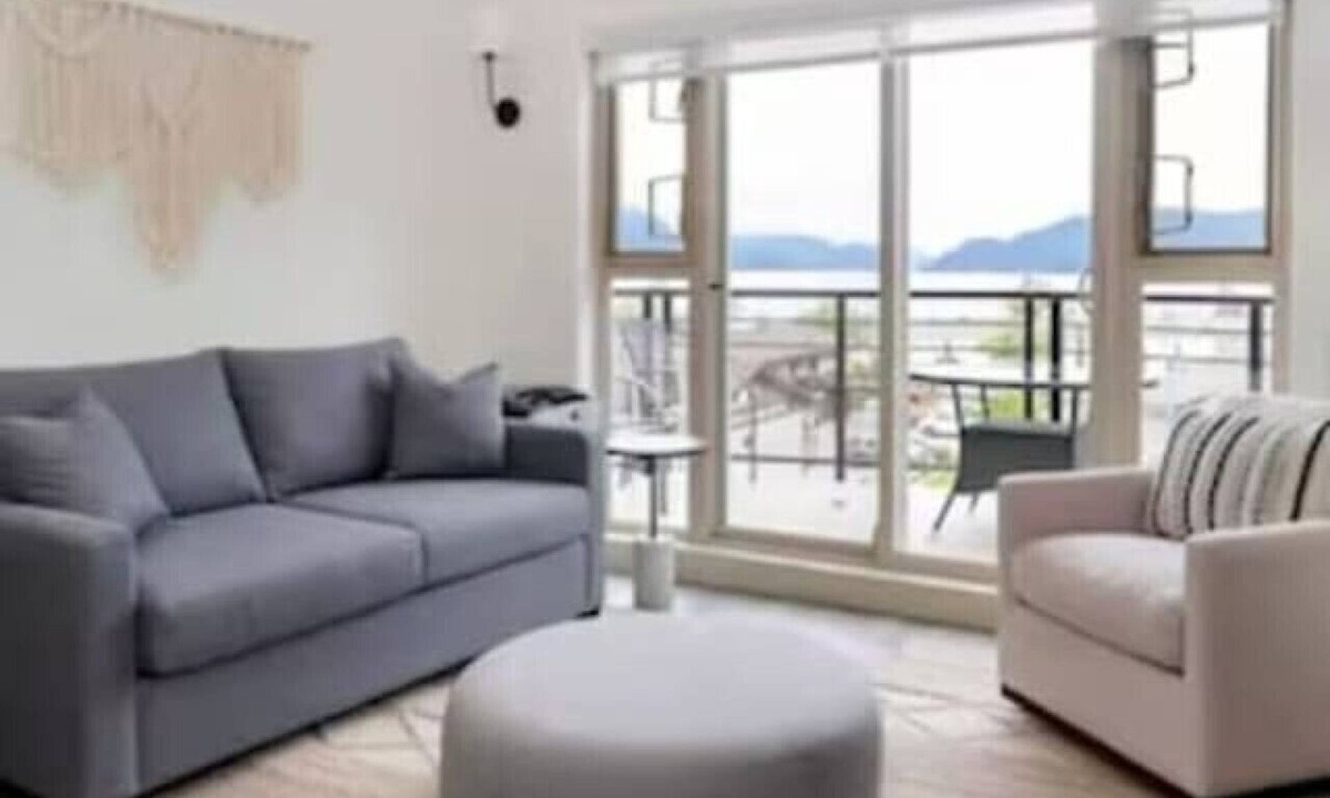 Harrison Hot Springs Apartment | Lakeview Splendor- 7-BR Penthouse Bliss Rooftop