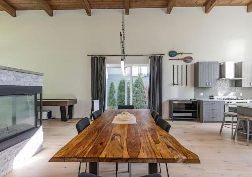 Squamish House | Large Modern Home in Squamish