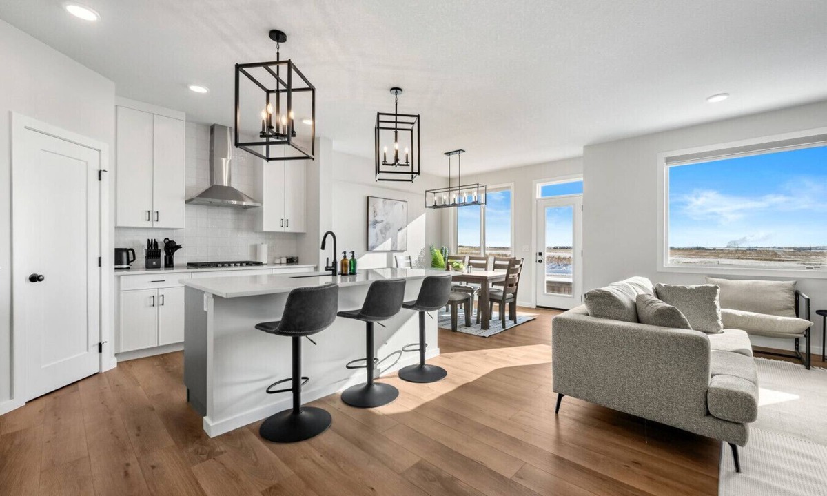 Calgary House | Large Single Detached House with Pool Table, King Bed & More