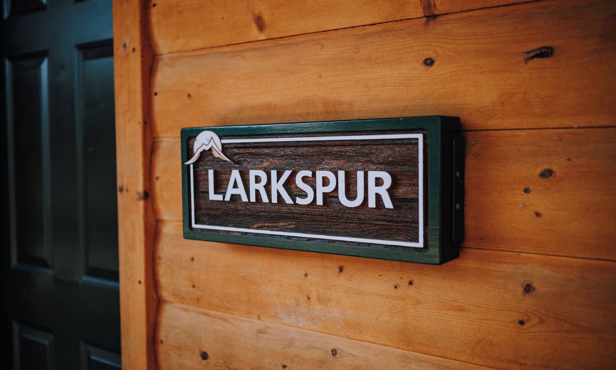 Red Deer River Crossing Cabin | Larkspur Cabin: Romantic Mountain Escape | 1B | 1B