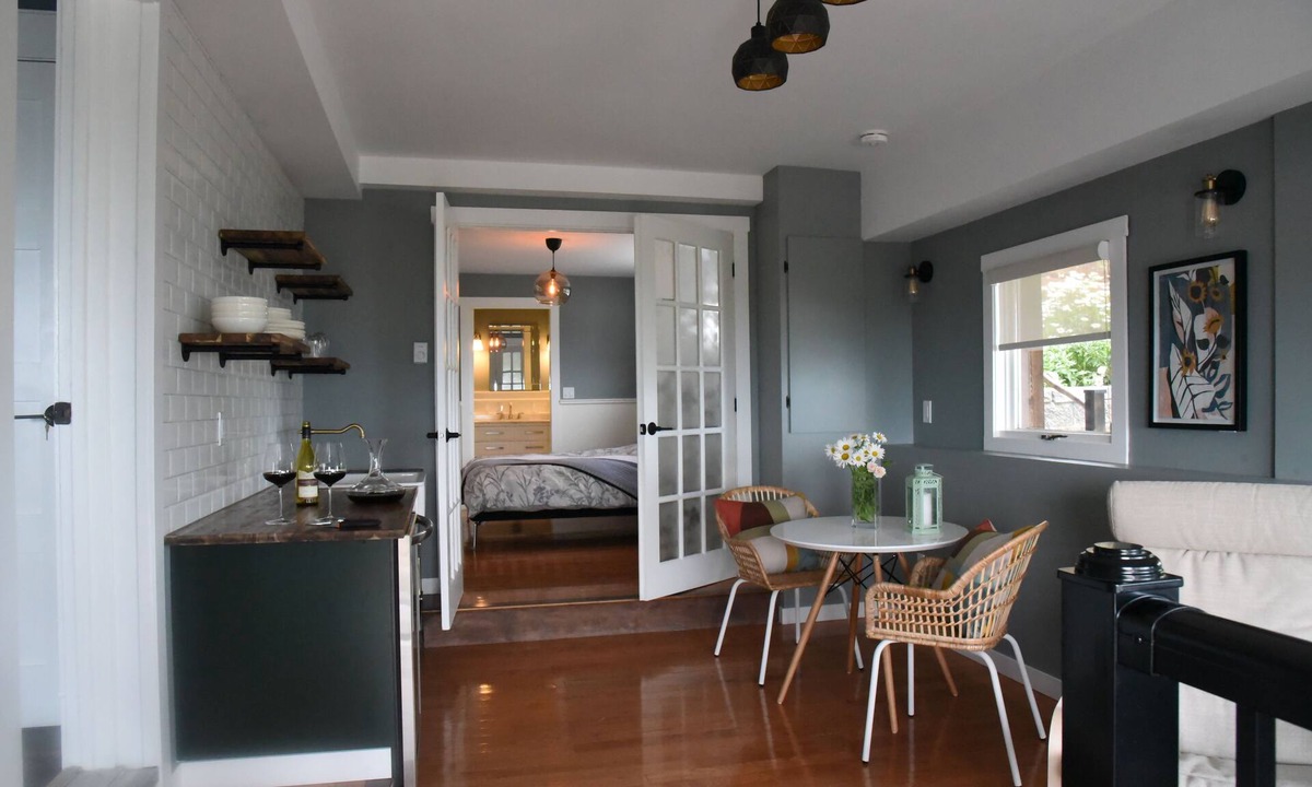West Kelowna Estates Bed & Breakfast | Les Chambres Roses