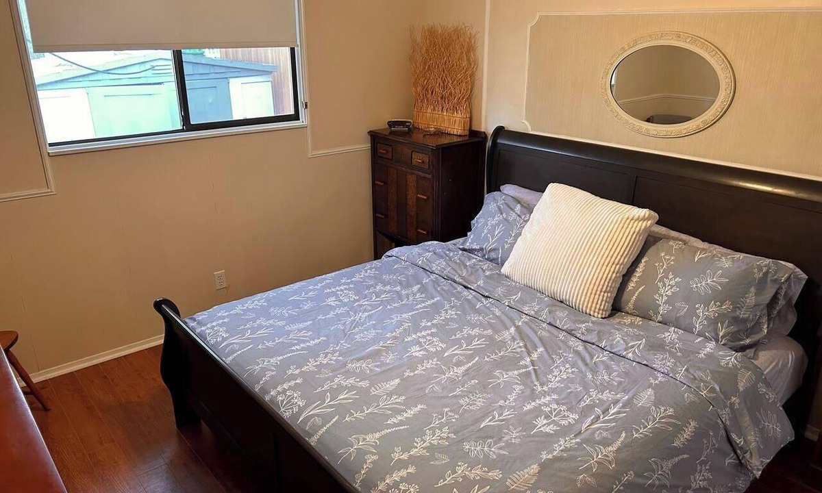 Cultus Lake House | Lil' Old Cottage - rentcultus