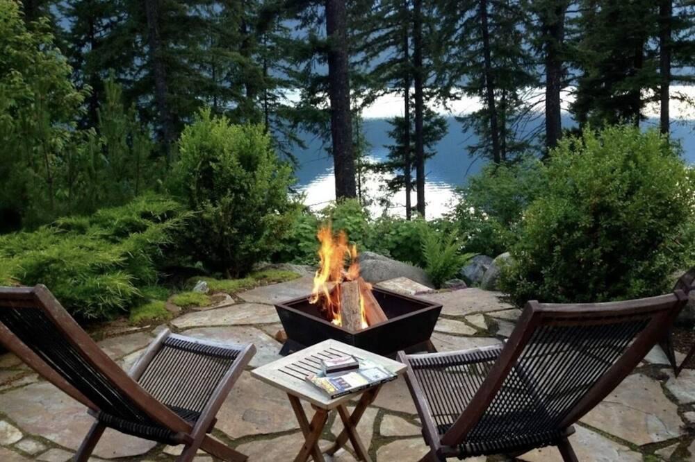 New Denver Cabin | Loki's Cabin at Big Bay Stays: Your Lakeside Haven for Rejuvenation & Adventure