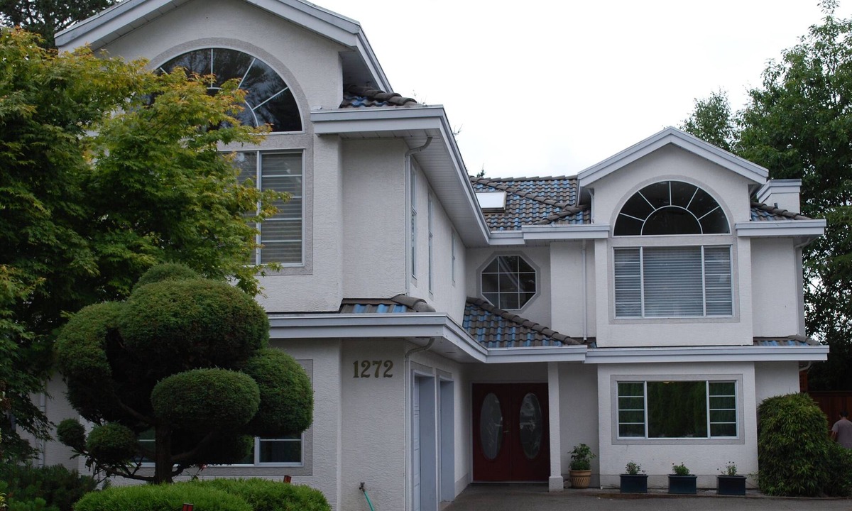 Cordova Bay House | Lovely 5 Bedroom Executive Home in Broadmead
