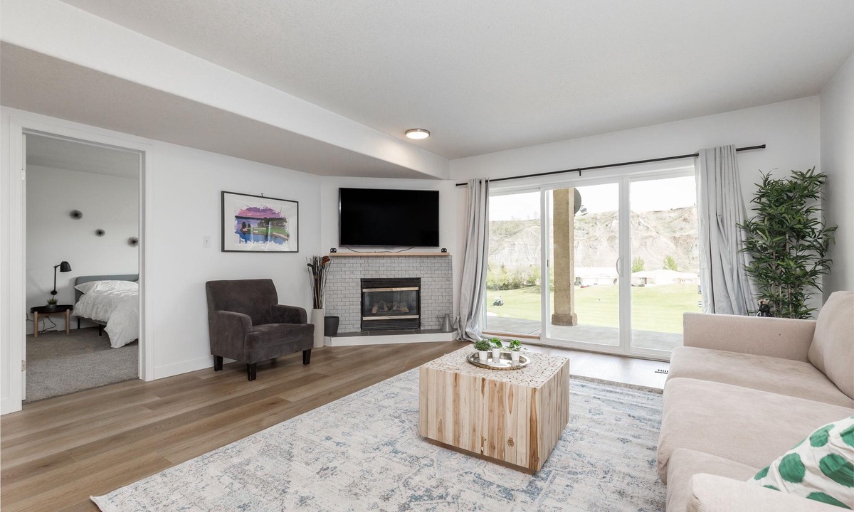 Lethbridge Condo | Lower 2 bed/2 bath Condo on Paradise Canyon Golf Resort - Private Entrance