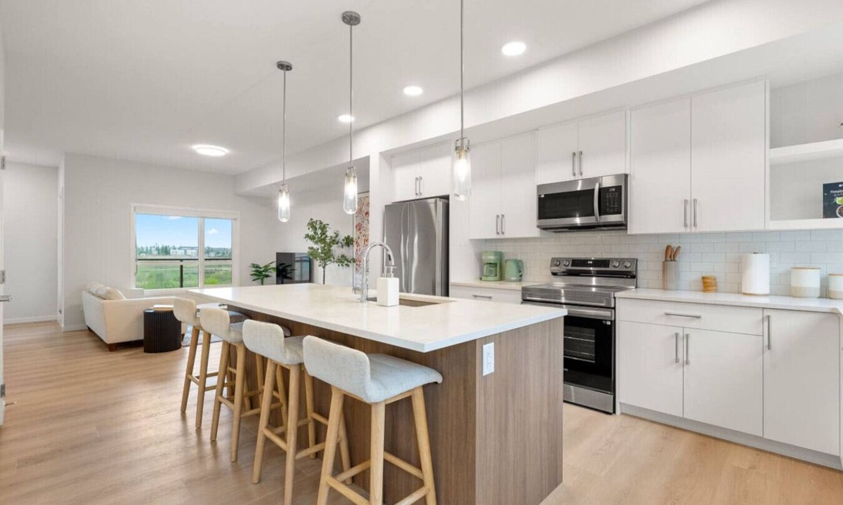 Seton House | Luxurious House/w Lake View » Central AC » Garage