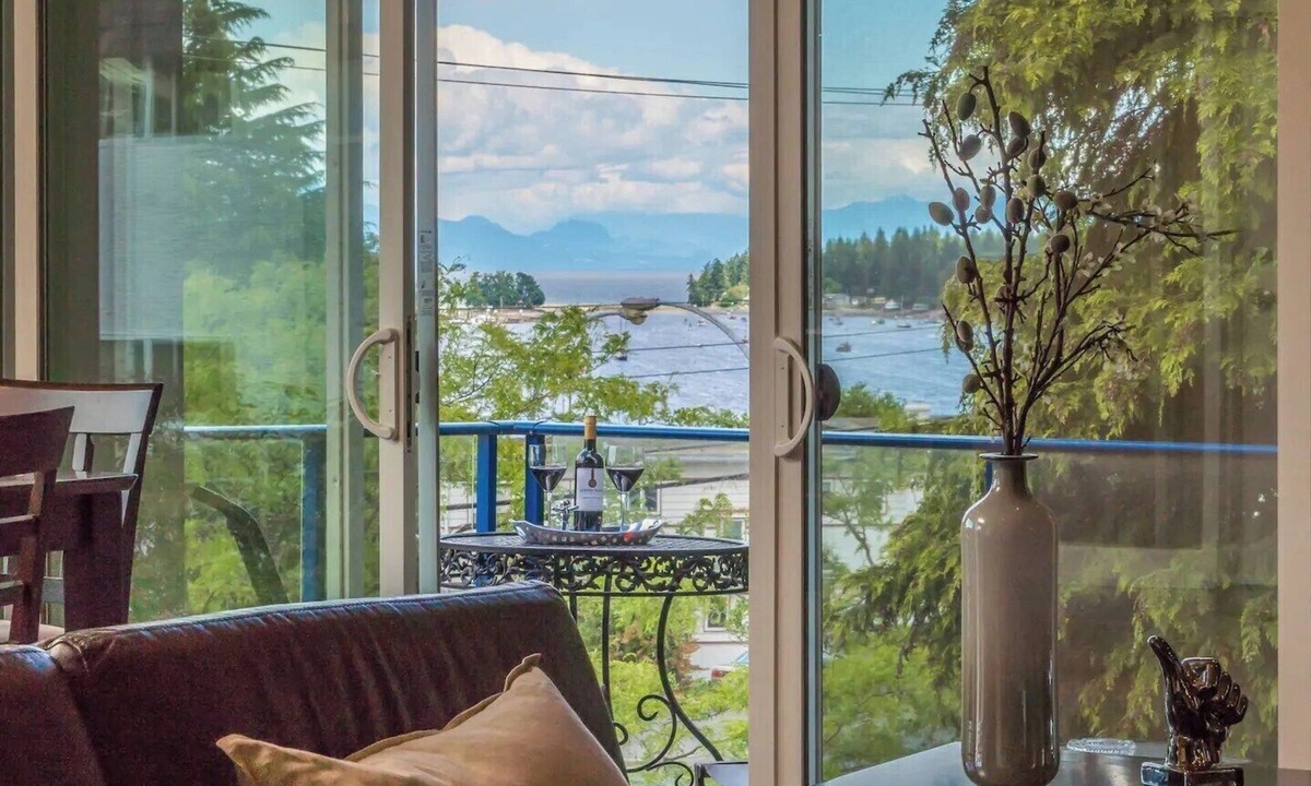 Regional District of Nanaimo Apartment | Luxury Downtown Penthouse