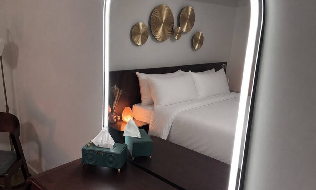 Canyon Heights Apartment | Luxury Garden Suite at Grouse Mountain with AC