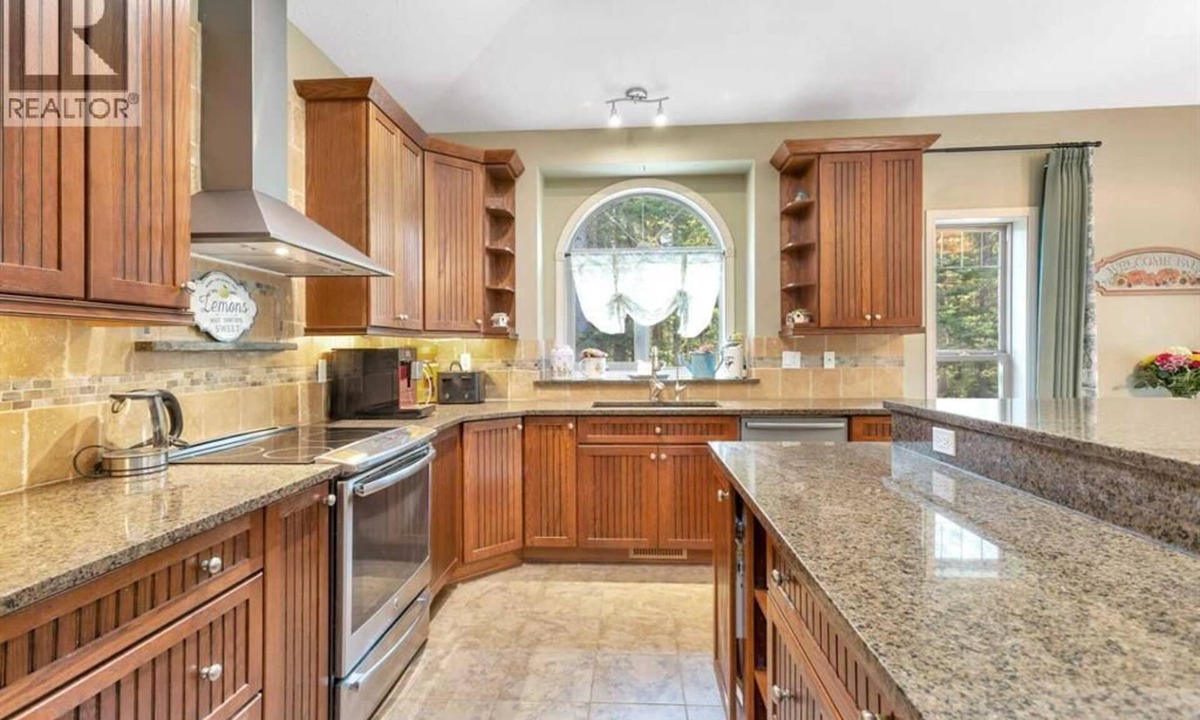 Markerville Villa | Luxury "west country" cottage retreat the woods