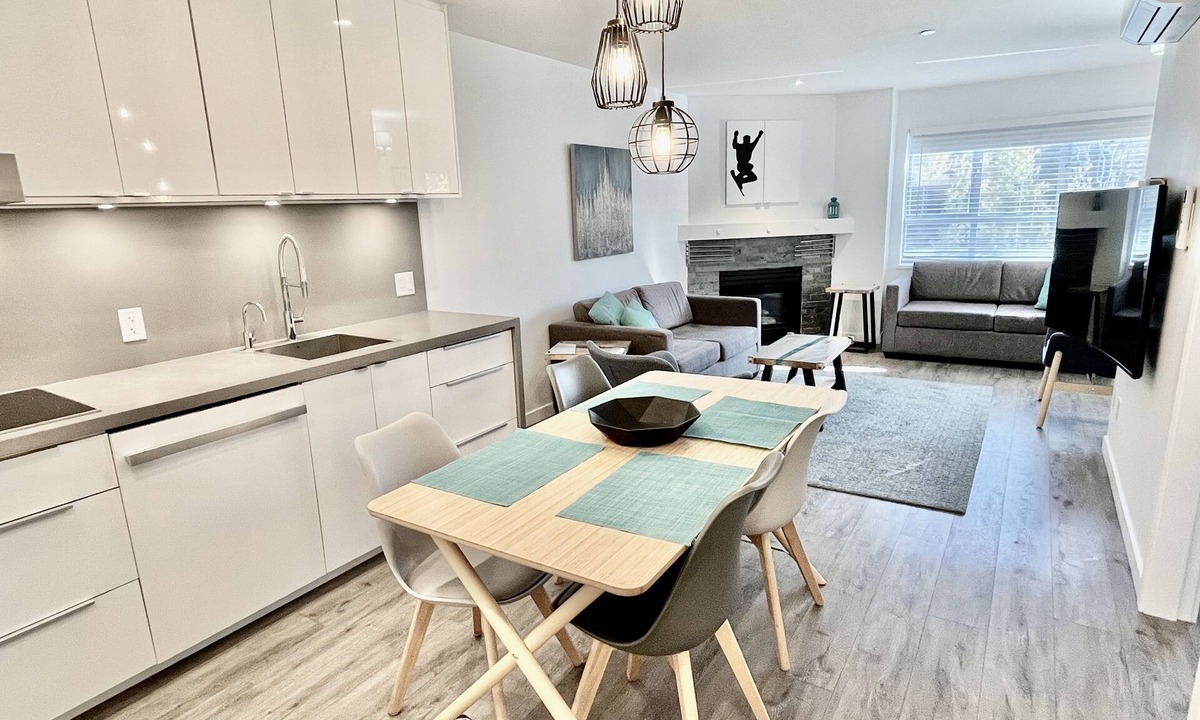 Village North Condo | Main Village 2 Bedroom 2 Bathroom King AC Laundry Parking EV