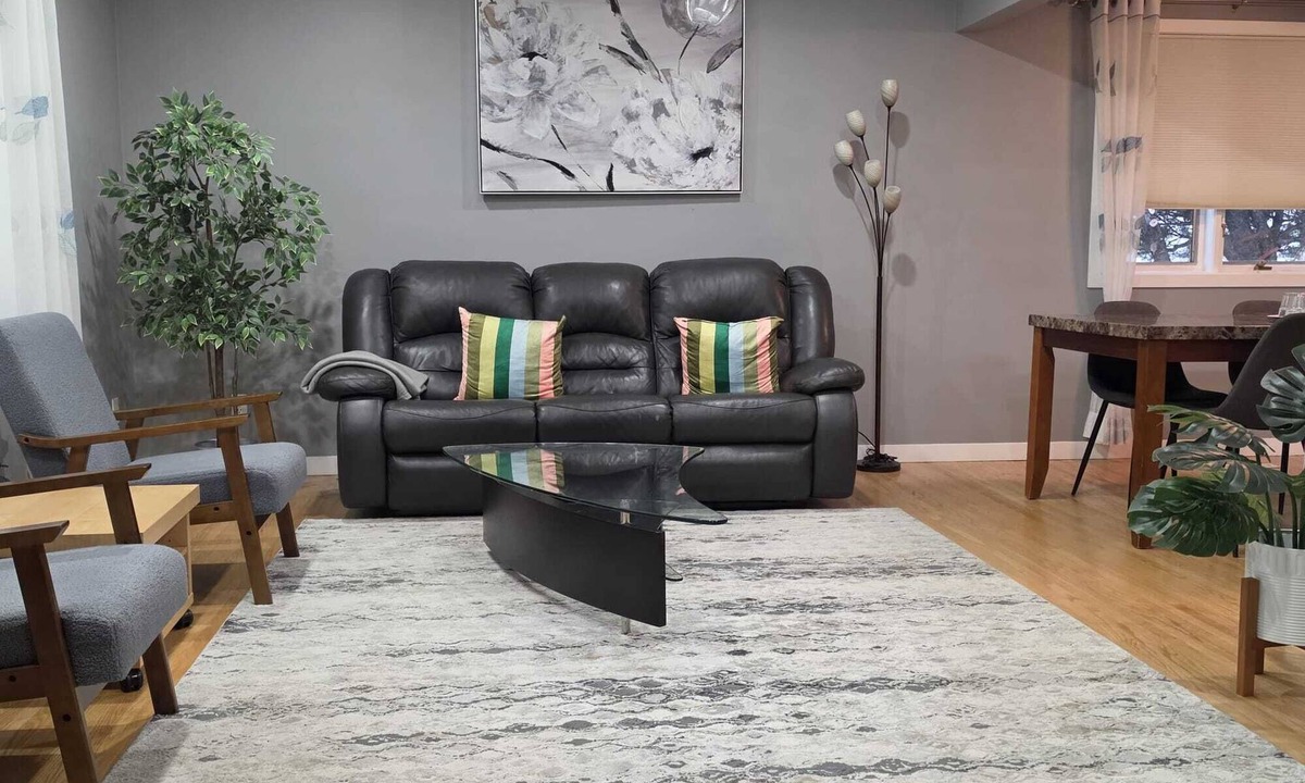 Jasper Place House | Maple Heaven Retreat near West Edmonton Mall