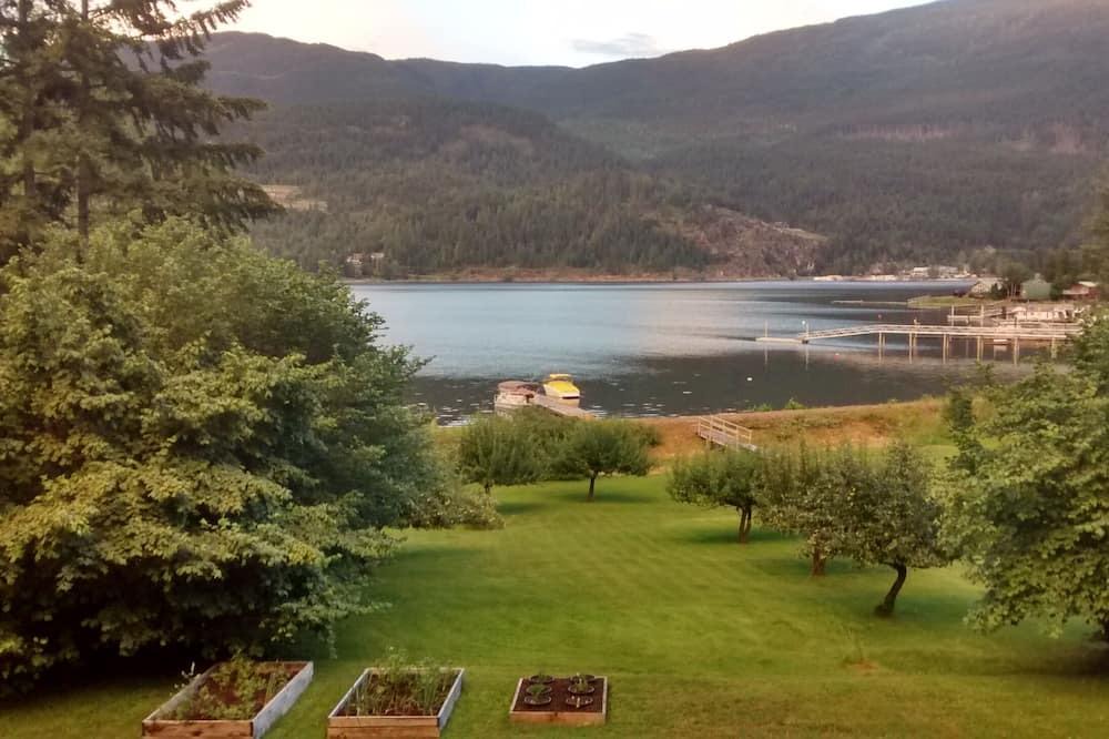 Sicamous House | Mara Lakefront Vacation Home