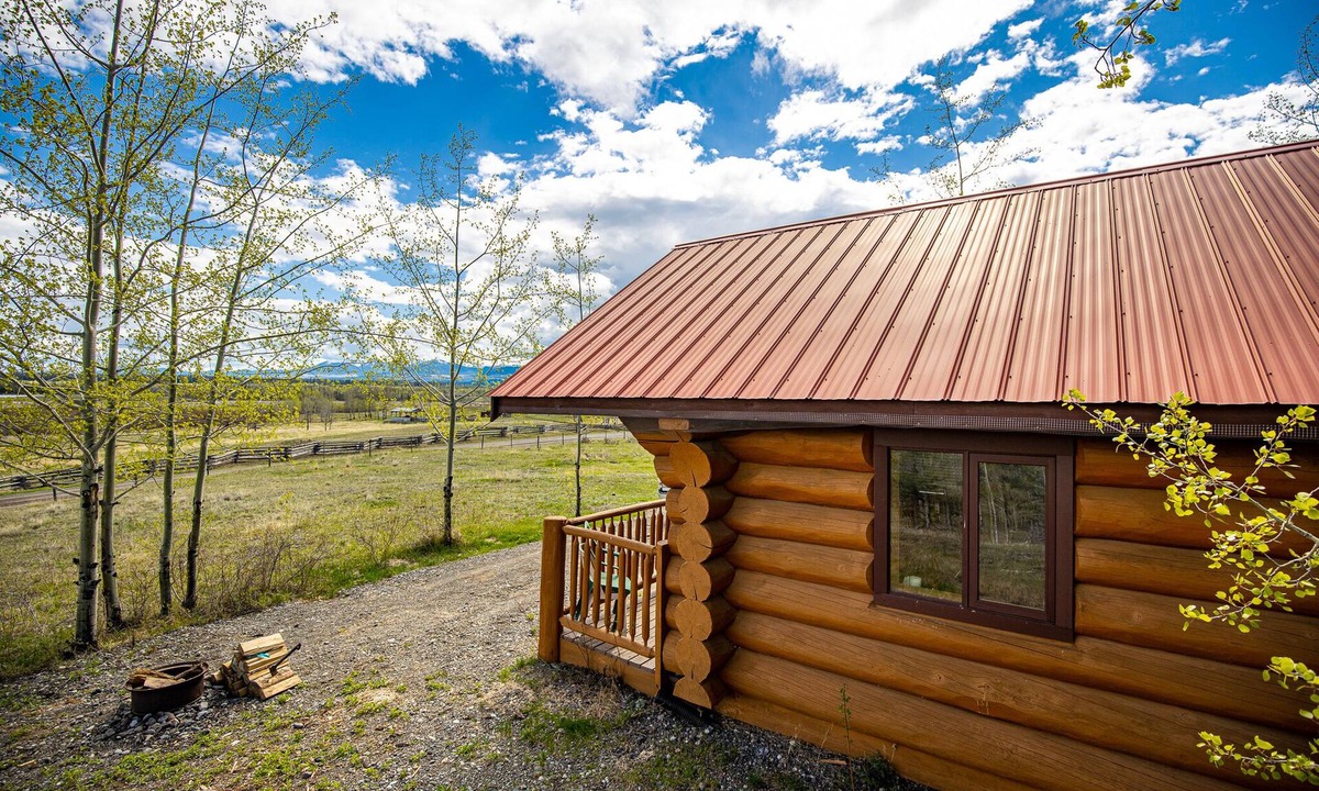 Clinton House | Meadow Lake Guest Ranch - Hunters Cabin