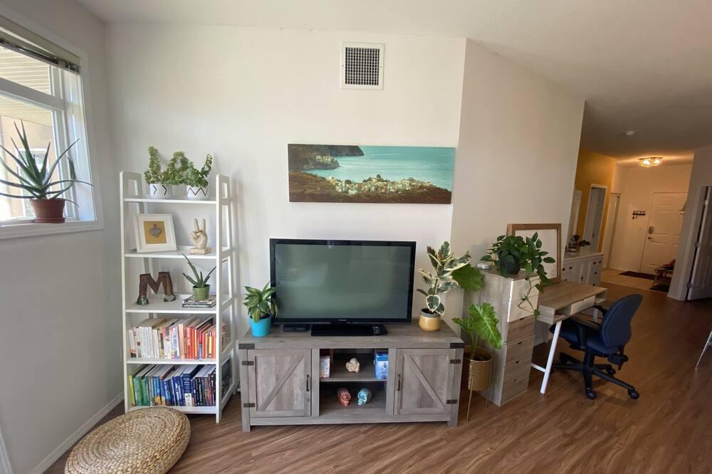 Central Okanagan Resort | Million dollar view, with beach access.