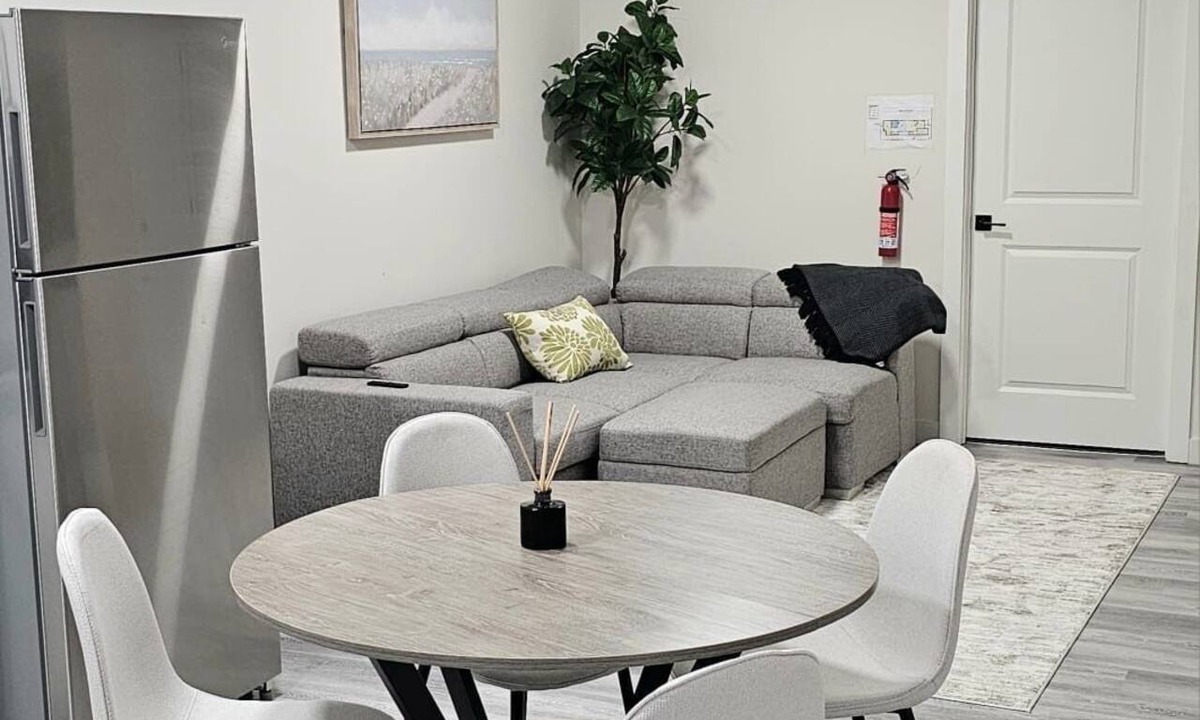 Sage Hill House | Modern 2-Bedroom Basement Suite | Private Entrance | Trails, City & Banff
