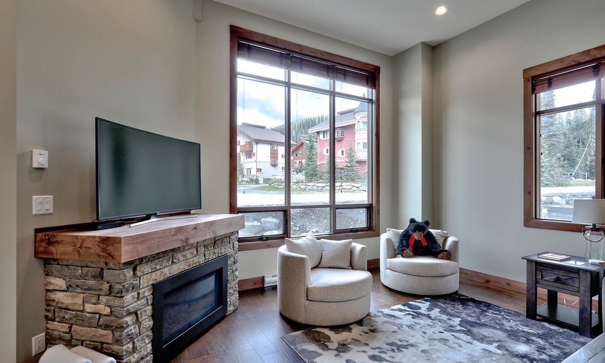 Sun Peaks House | Modern 3 bedroom townhouse with brand new amenities