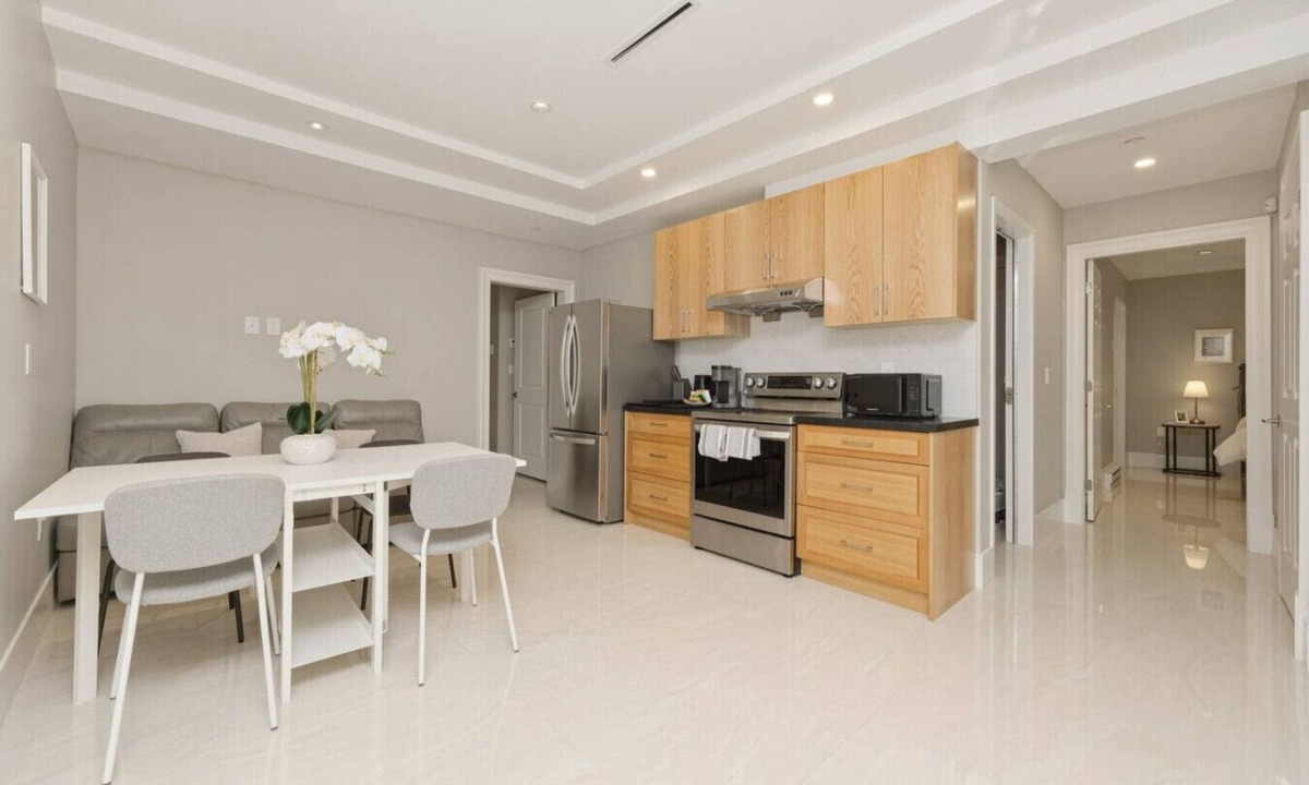West Point Grey Apartment | Modern 3BR Suite near UBC & Jericho Beach