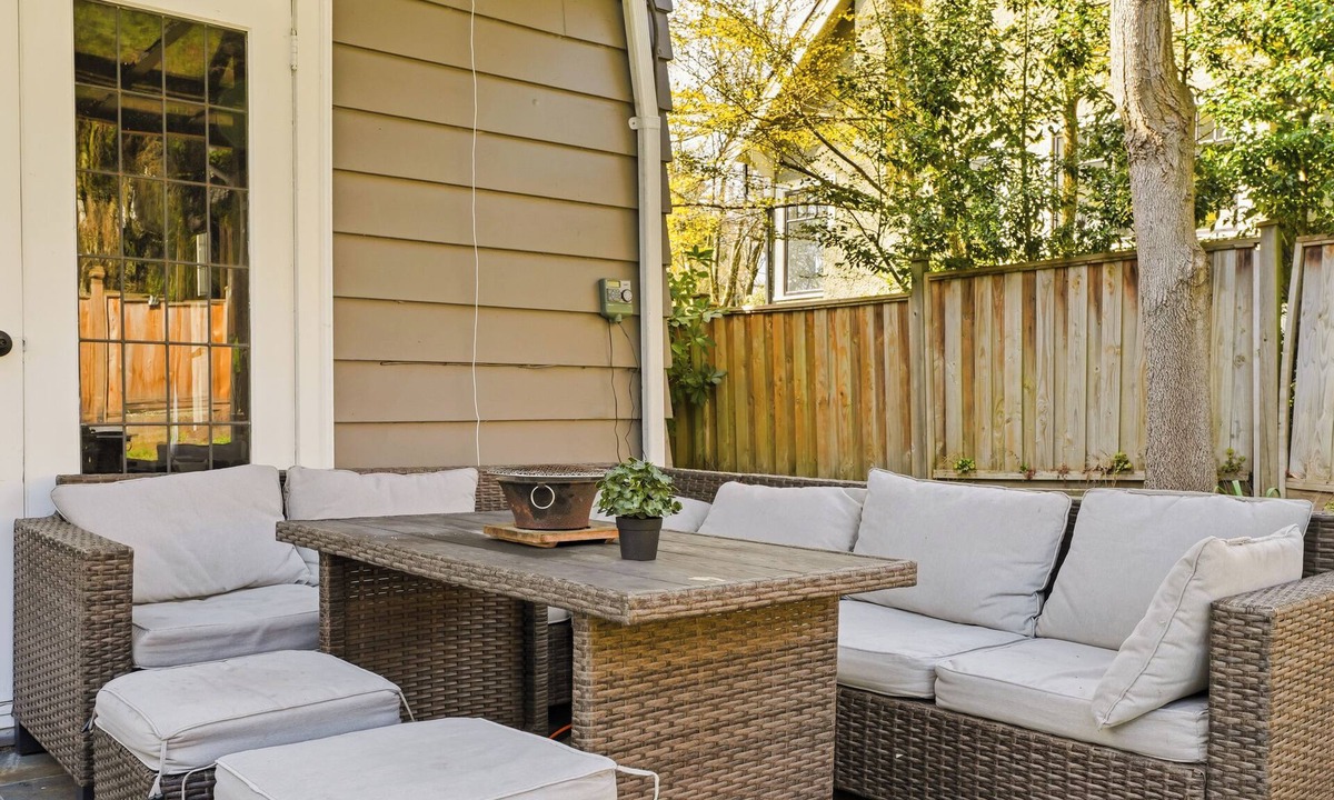 Kerrisdale House | Modern Family Stay 4BR Home in Vancouver