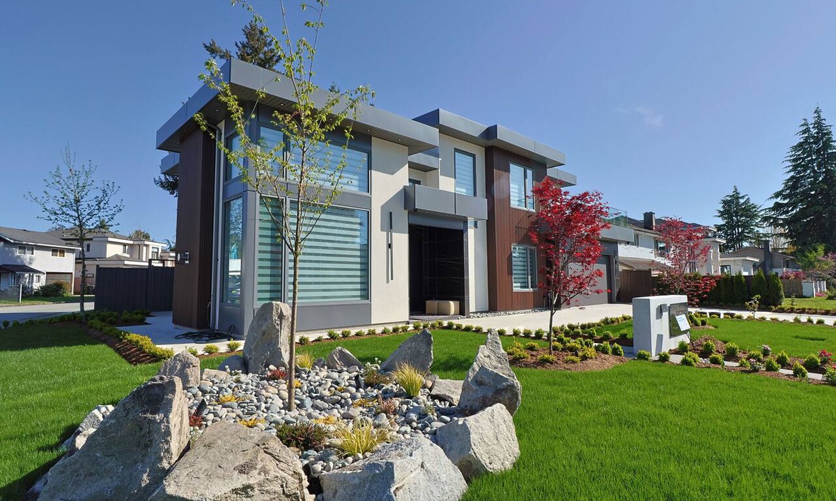 Richmond House | Modern luxury villa with 4 ensuites. Perfect for large family gatherings.