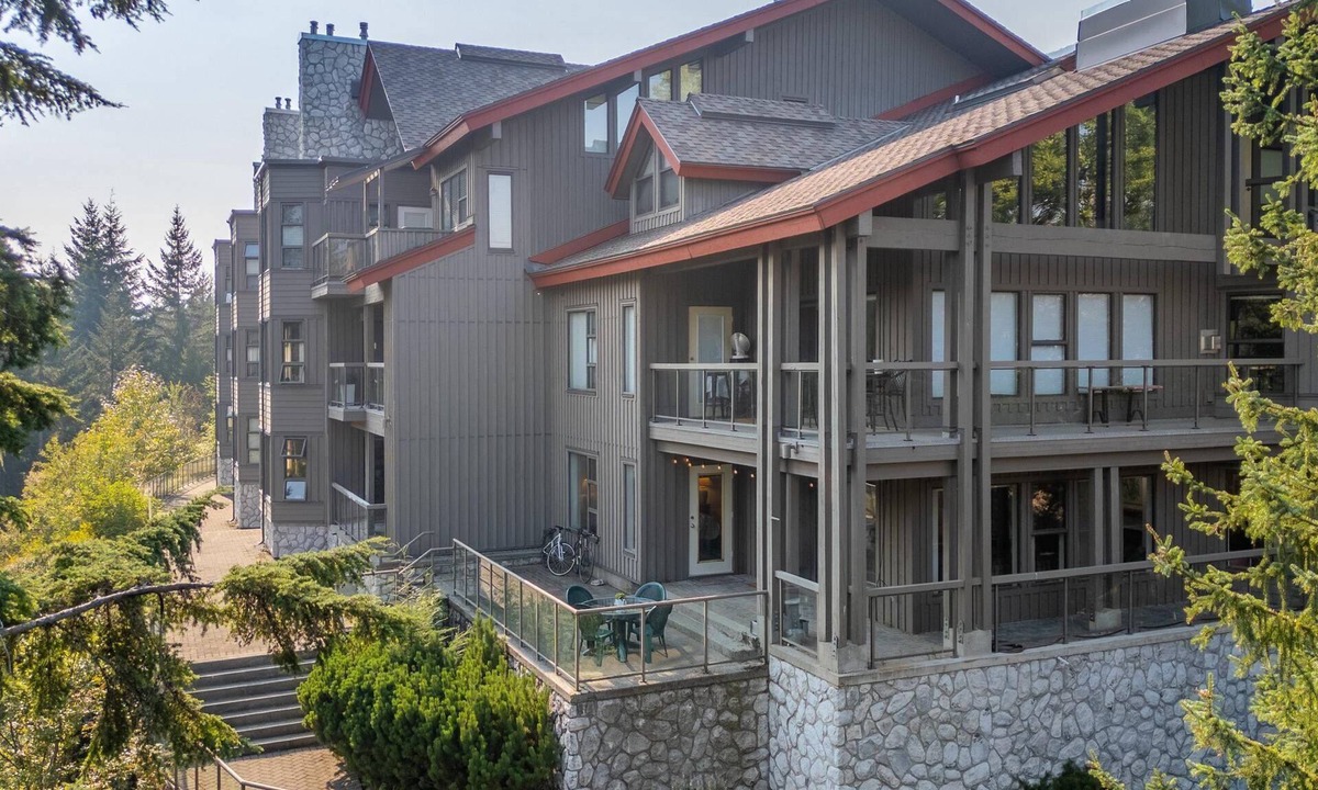 Blueberry Hill Condo | Mountain living, over 1400 sqft condo in Blueberry Hills, exceptional outdoor space, book for Summer