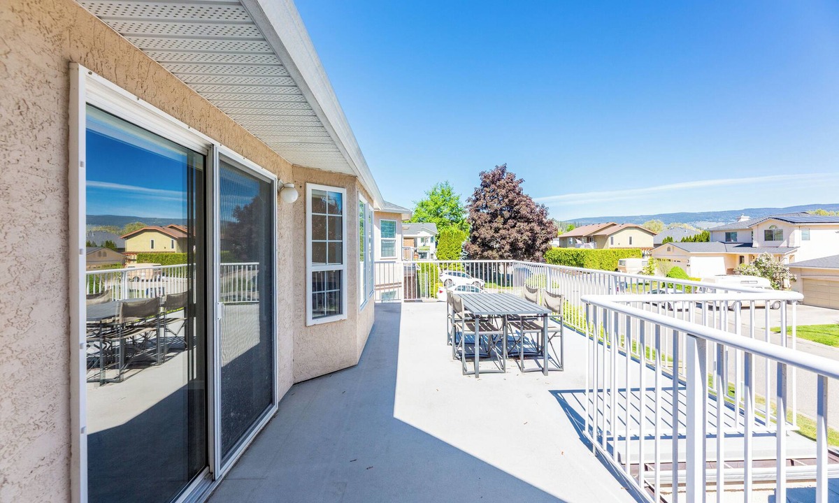 Wilden House | Mountain Views and Private Pool, Kelowna