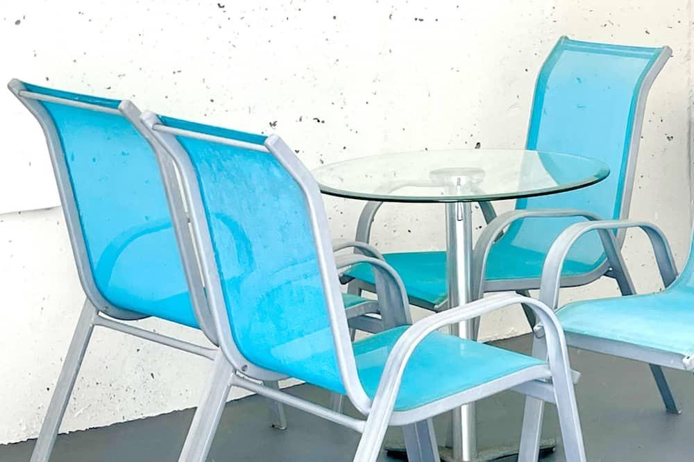 West Abbotsford House | New Clean modern Entire Suite w/ Unbeatable Value.