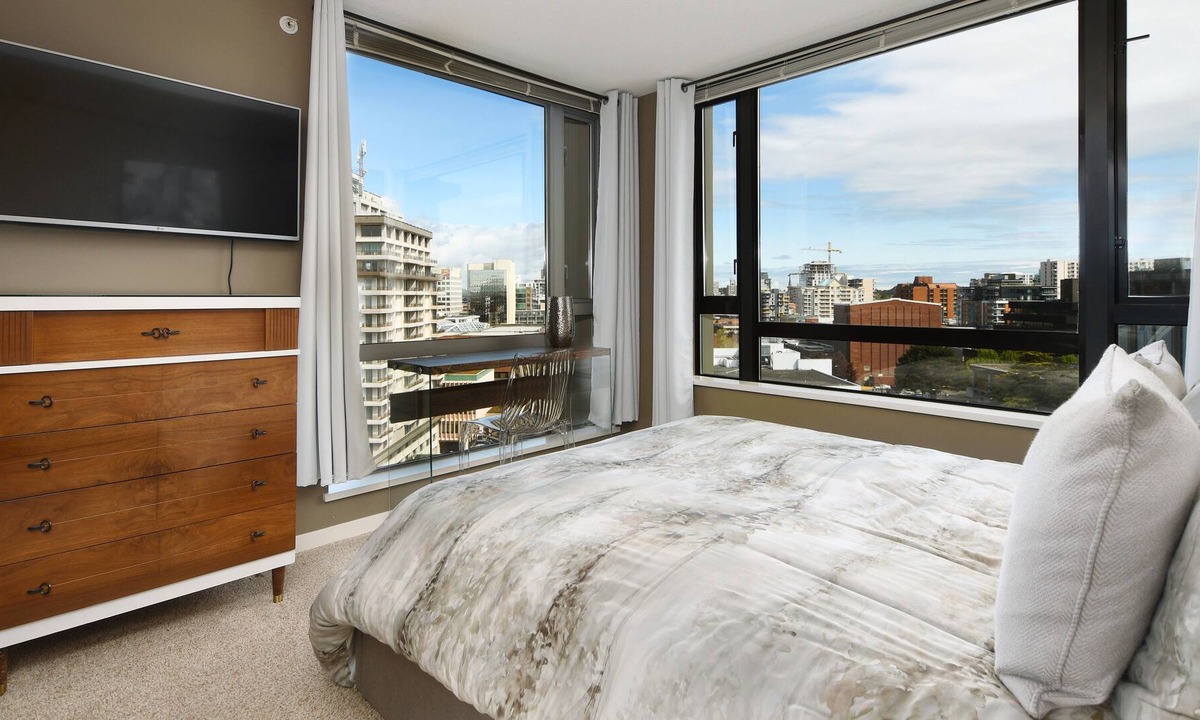 Fairfield Condo | New! Family Friendly- Perfect Downtown Location! Sleeps up to 5