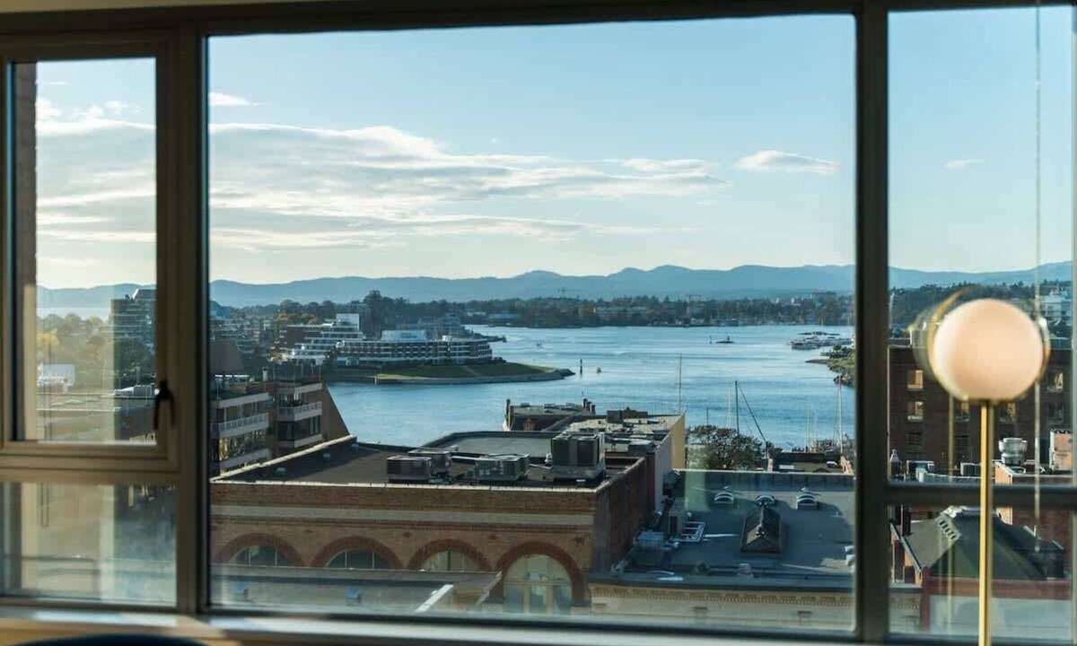 Downtown Victoria Apartment | New! Ocean and Mountain View King Suite