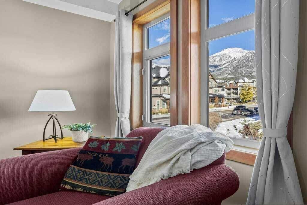 Cougar Creek Apartment | NEW! Ridgeview Retreat w/Hot Tub & Pool