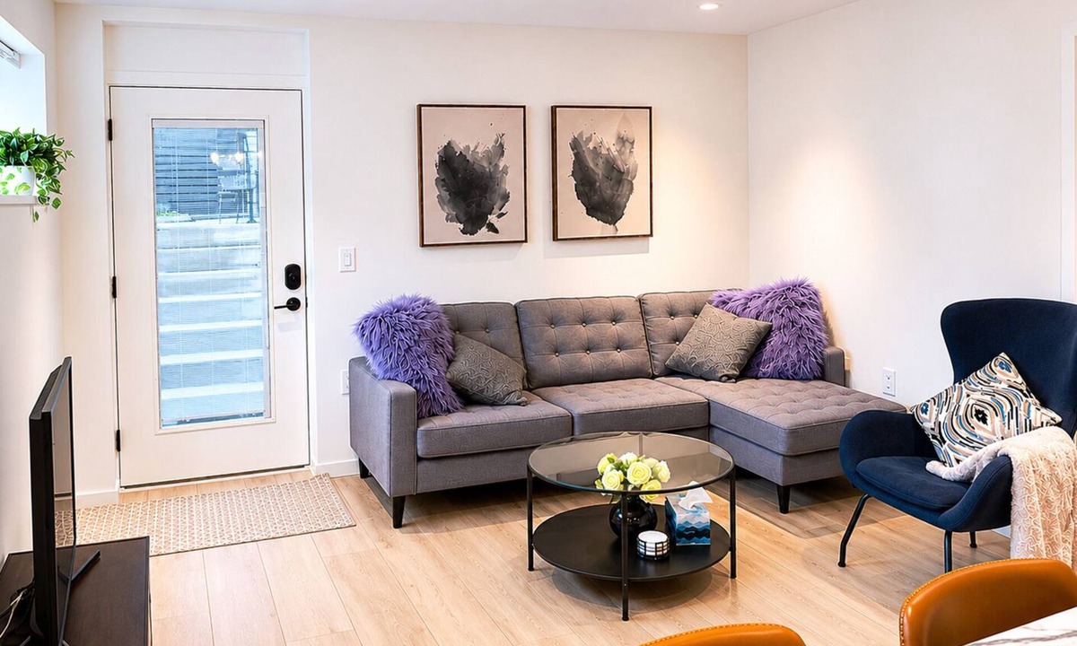 Kitsilano Apartment | New, Sunny Two Bedroom Garden Suite in Prime Kitslano