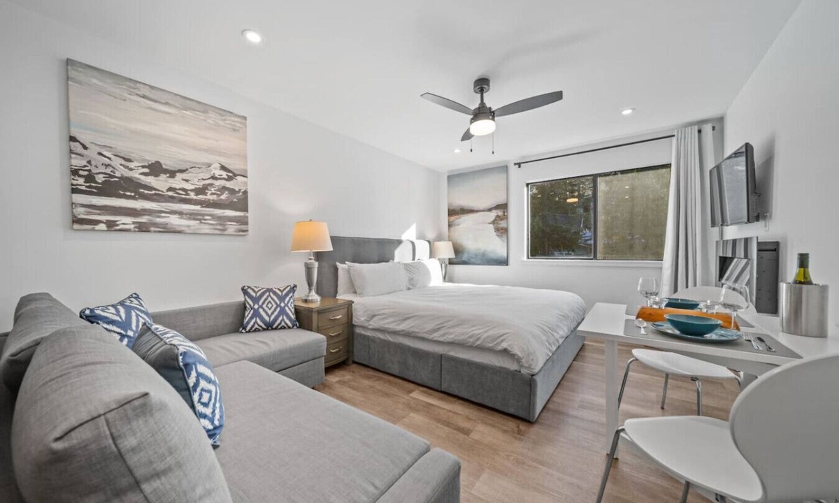 Whistler Creekside Apartment | Nita Lake Top-Floor Studio w/Sauna & Hot tub