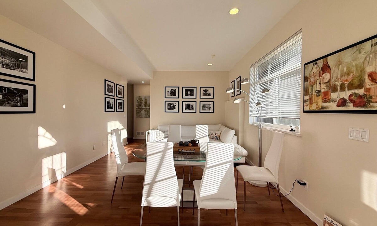 Burnaby House | North Burnaby Cozy Private Room #3 with Free Parking