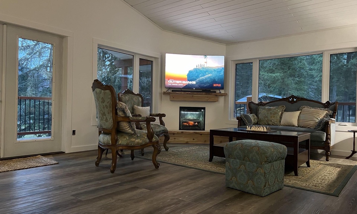 Cherryville Villa | nYour Ultimate Escape Villa for Unforgettable- Reunions, Snowmobiling & Hunting!