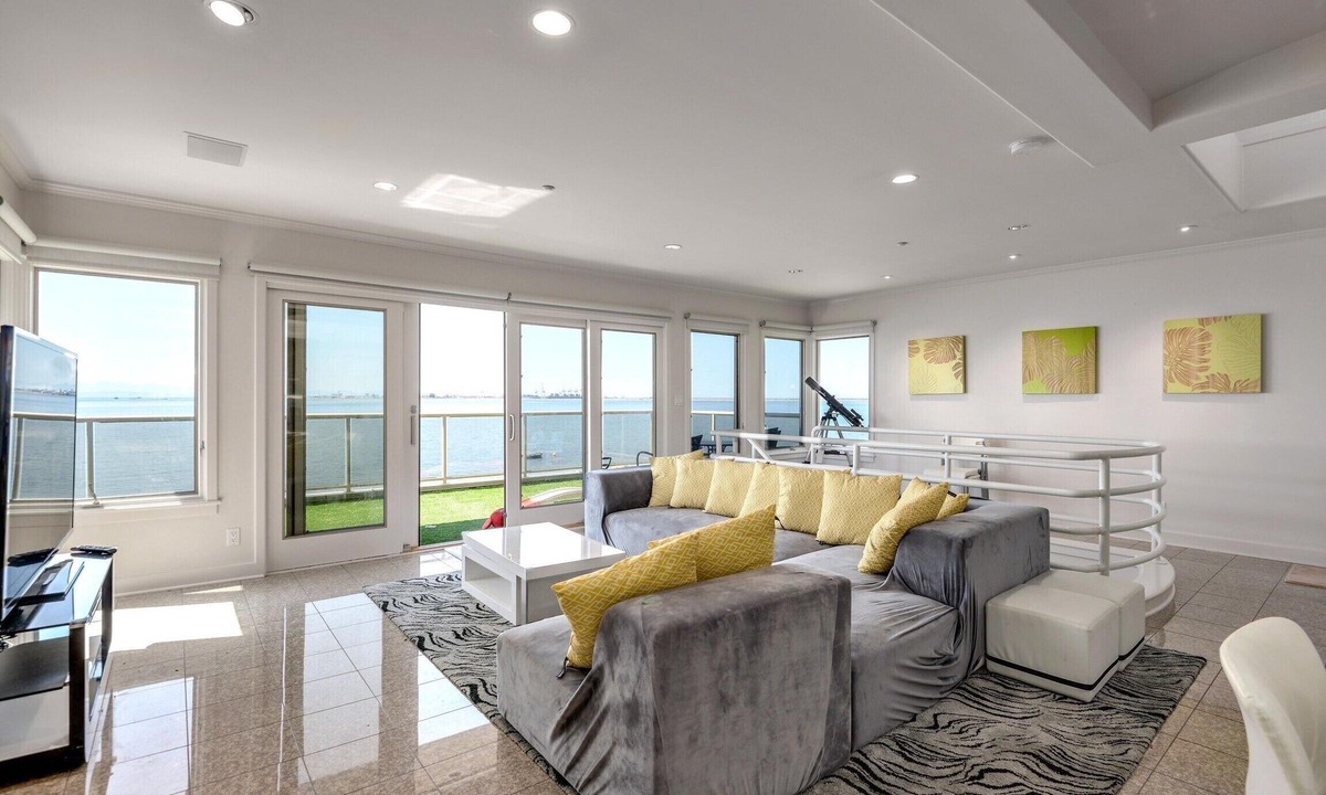Delta House | Oceanfront Contemporary House Tsawwassen Metro Vancouver - Beach Access