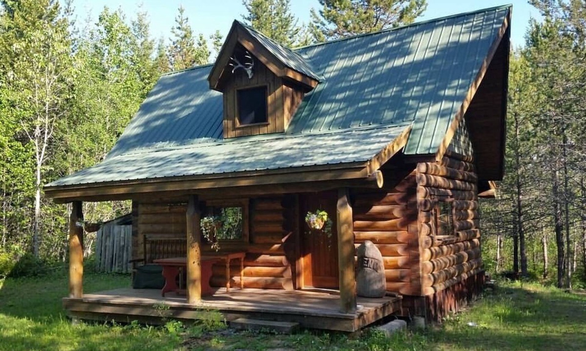 Salmon Arm Cabin | Off-Grid Cabin Near Salmon Arm Sauna & Nordic Skiing