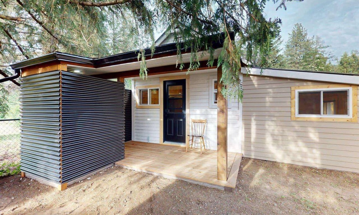 Christina Lake Apartment | Okanagan - Lazy Dayz - Ryder Cabin