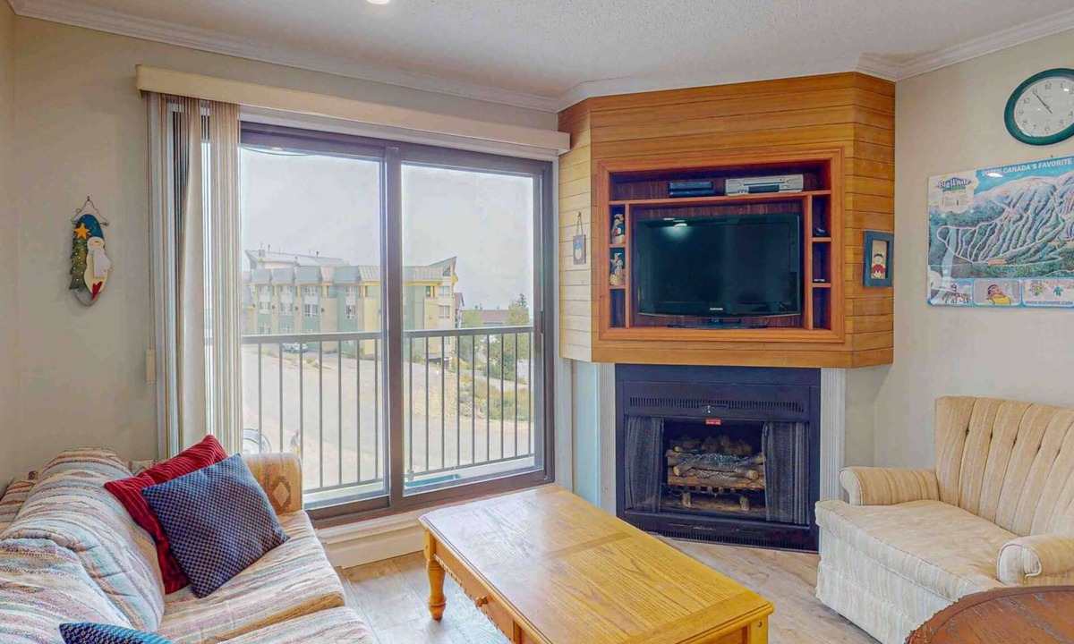 Big White Ski Resort Condo | Okanagan - Snow Ghost Inn 326