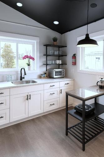 BX Apartment | Okangan Sunset Bungalow