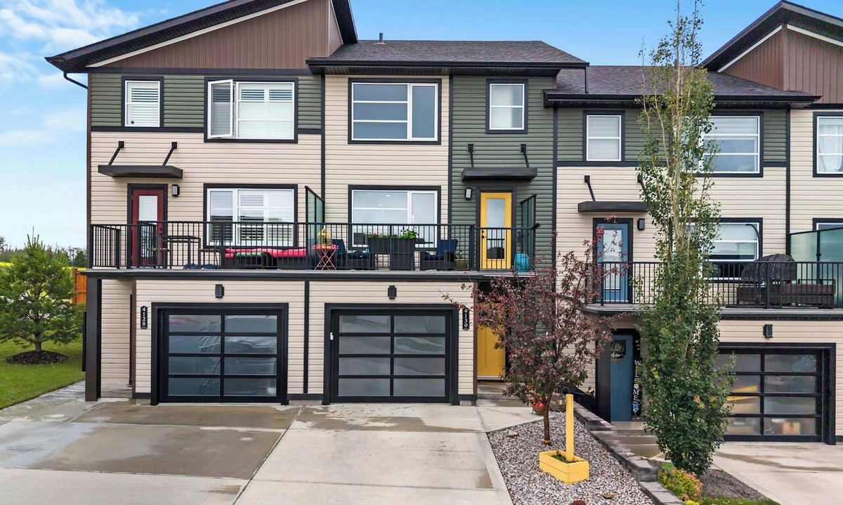 Sylvan Lake House | On The Ridge | Sleeps 8 | A/C | Gym Equipment |