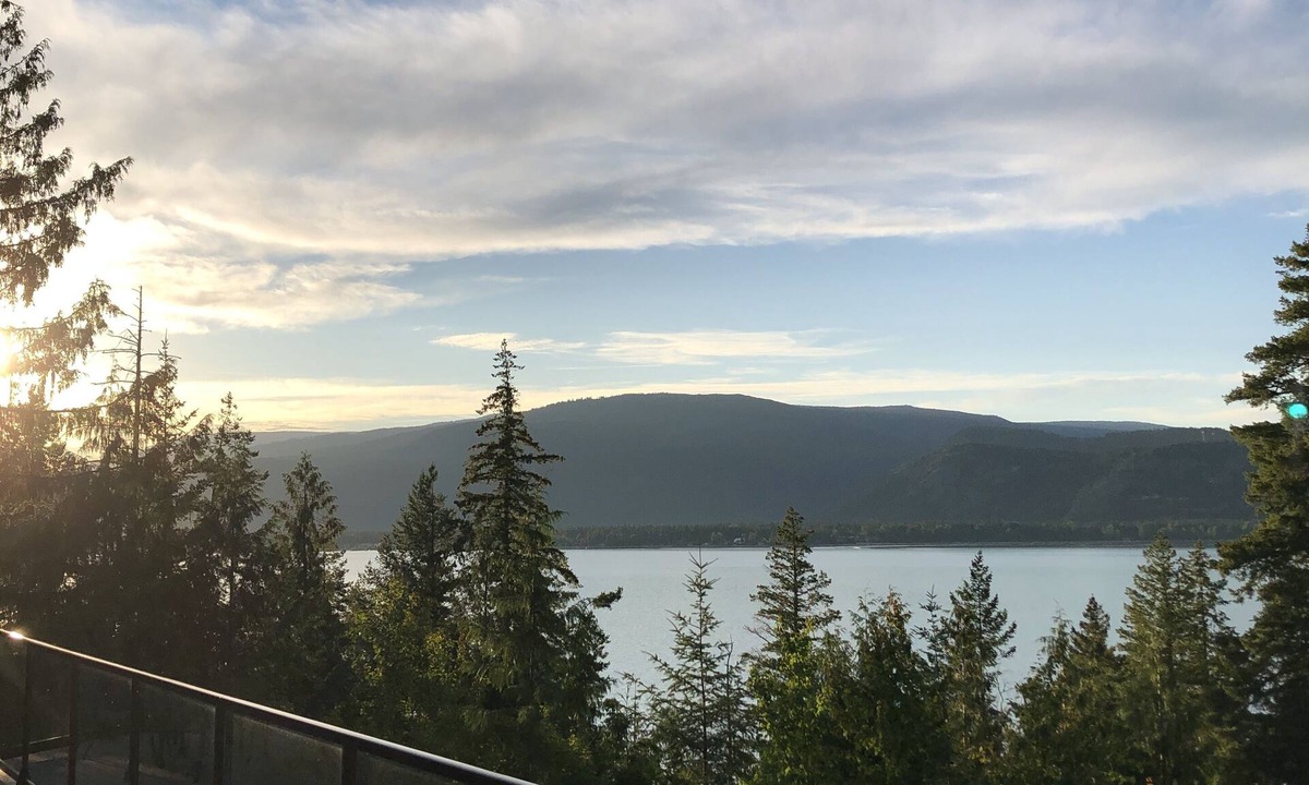 Sorrento Cottage | Peaceful Lakeside Retreat with Stunning Views of Copper Island