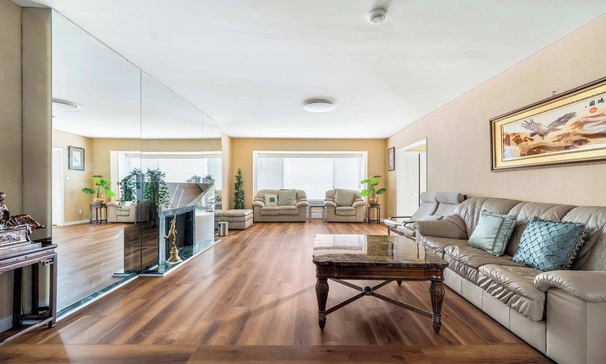 Oakridge House | Peaceful Vancouver Home | Safe & Residential Area