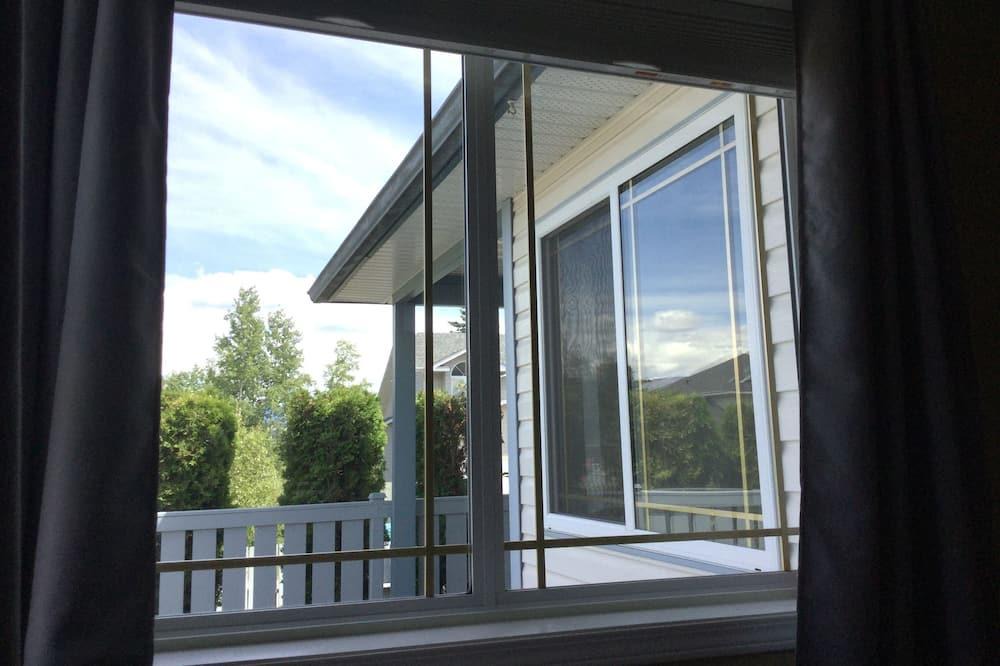 Smithers House | Picturesque family Ski Vacation, perfect for medical professionals, all mod cons
