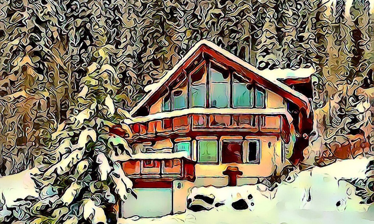 Sunburst Estates Ski Chalet | Pinetree Chalet: 4 bd/ba Expansive View HotTub Tod Mtn Ski-In Spacious