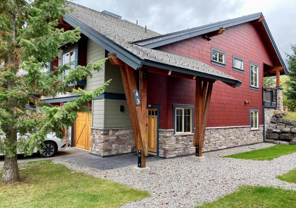 Fernie Ski Chalet | Pinnacle Ridge by StayIn