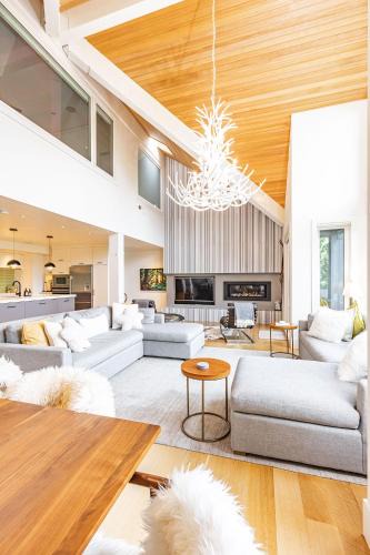 Whistler Village House | Premium 4-Bedroom Chalet